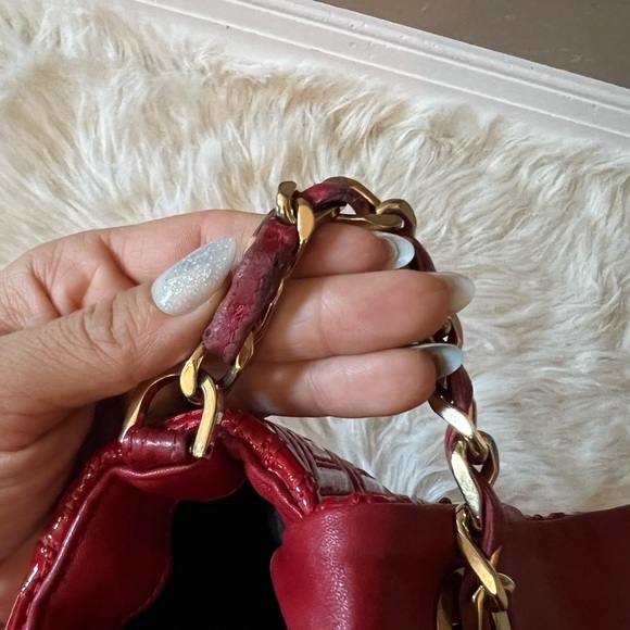 Gianni Versace Made In Italy Red Patent Leather Chain Shoulder Bag - Picture 11 of 12